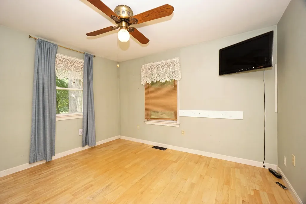 284 Bicentennial Drive Hooksett NH 03106