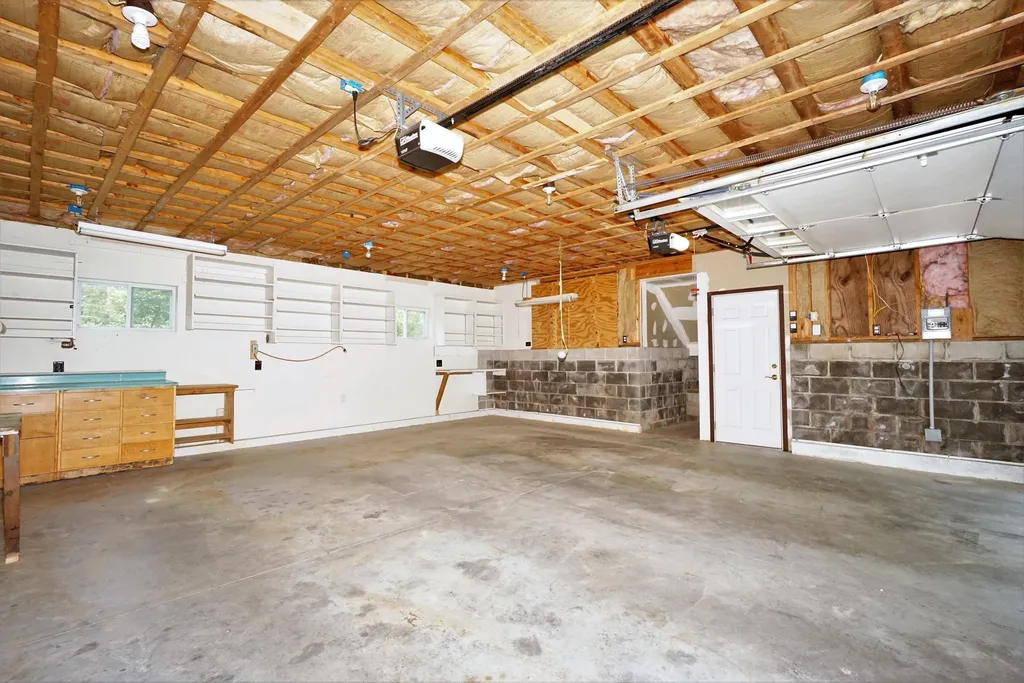 284 Bicentennial Drive Hooksett NH 03106