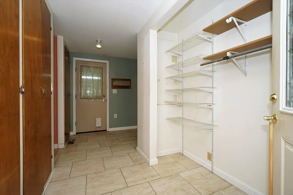 284 Bicentennial Drive Hooksett NH 03106