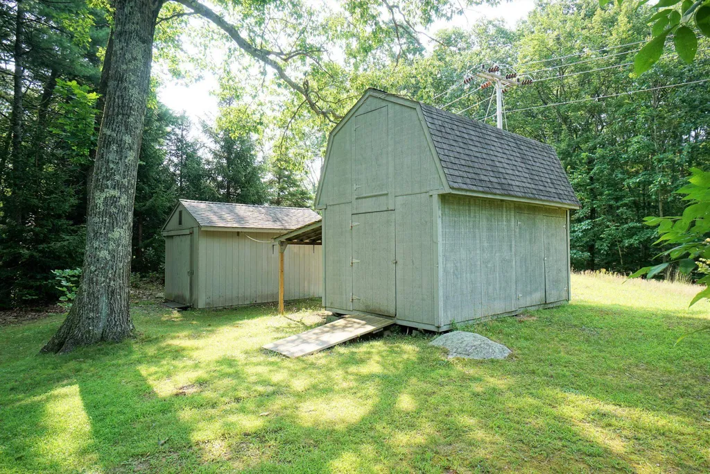 284 Bicentennial Drive Hooksett NH 03106