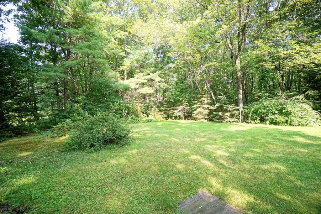 284 Bicentennial Drive Hooksett NH 03106