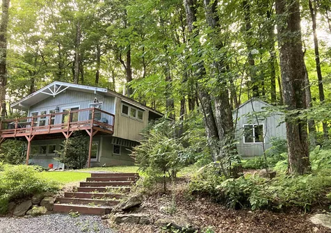 18 Pond Loop Wilmington VT 05363