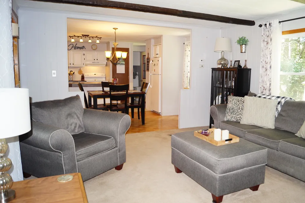 7 Neptune Lane Nashua NH 03062