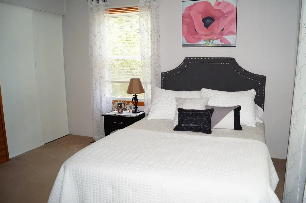 7 Neptune Lane Nashua NH 03062