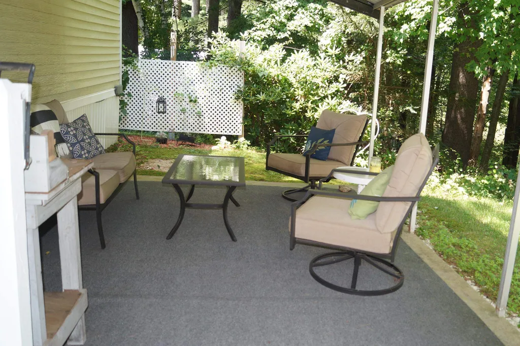 7 Neptune Lane Nashua NH 03062