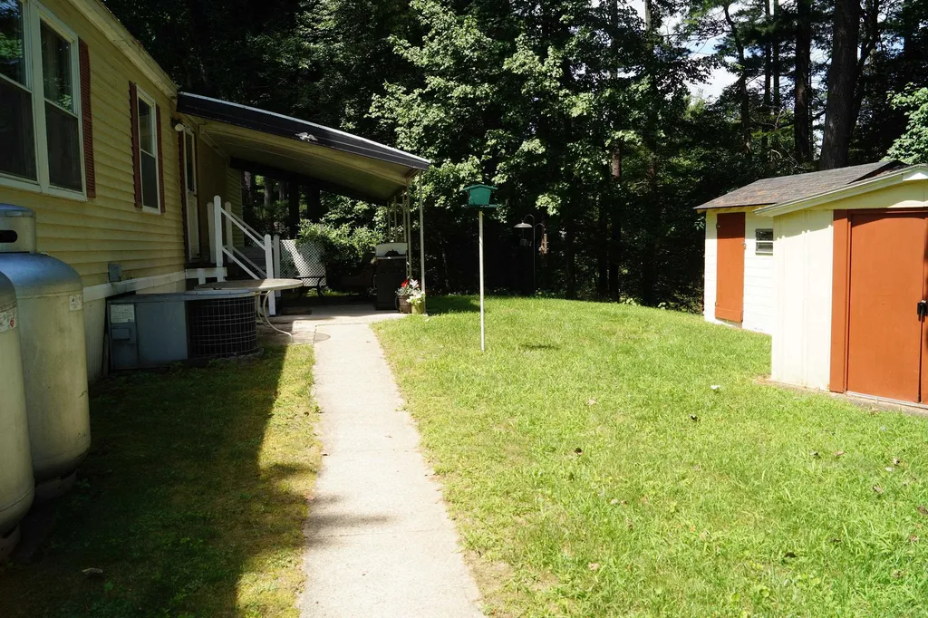 7 Neptune Lane Nashua NH 03062
