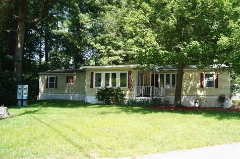 7 Neptune Lane Nashua NH 03062