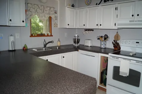 7 Neptune Lane Nashua NH 03062