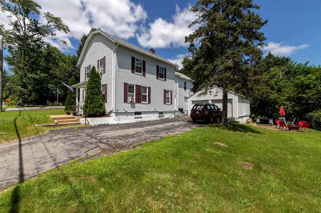 64 Cohas Avenue Manchester NH 03109