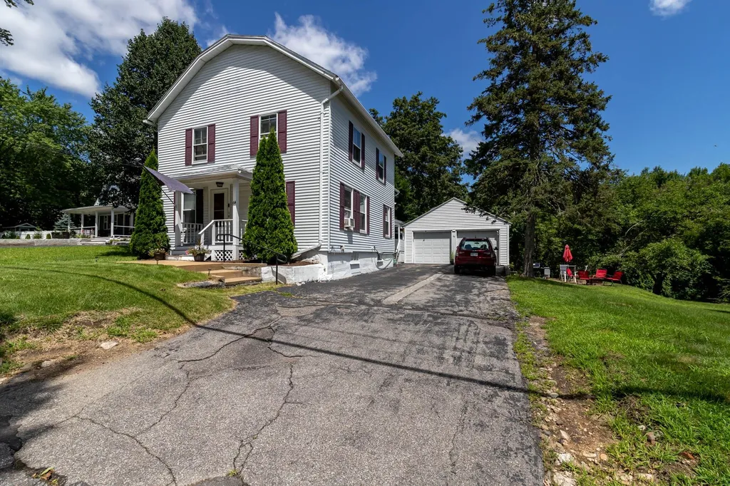 64 Cohas Avenue Manchester NH 03109