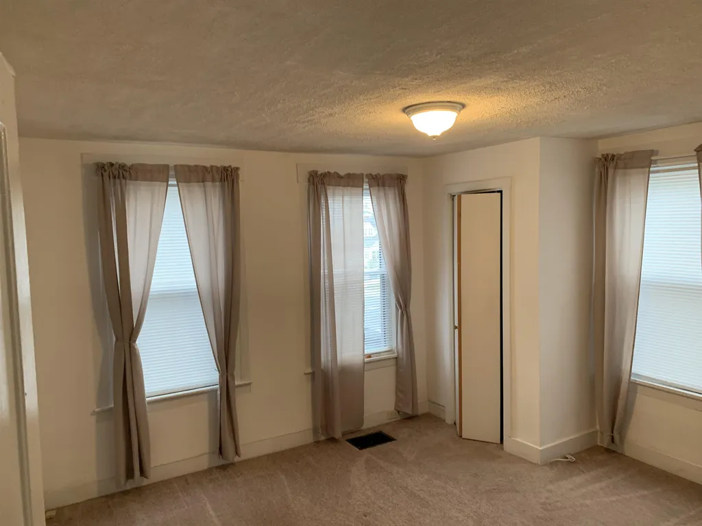 64 Cohas Avenue Manchester NH 03109