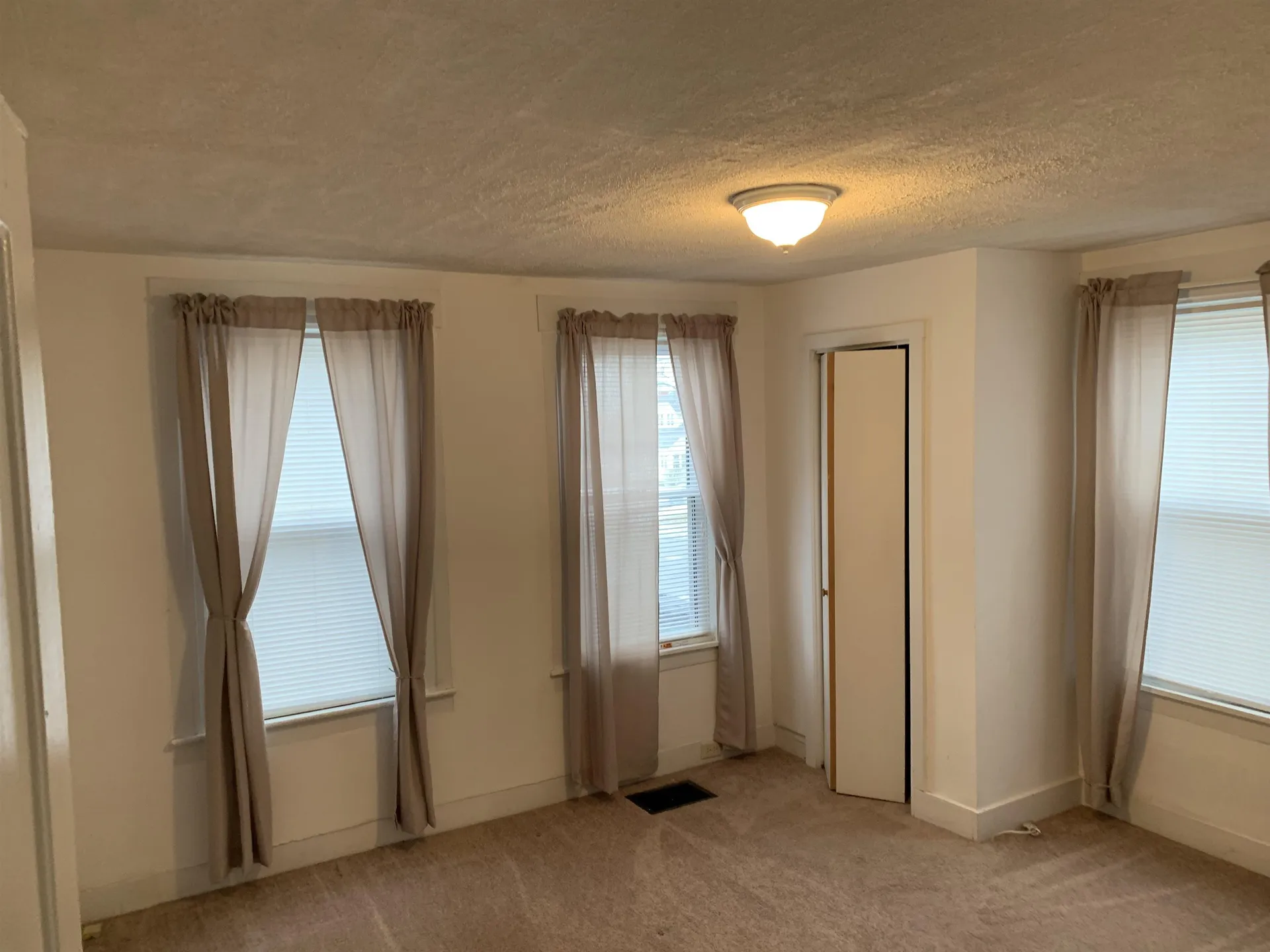 64 Cohas Avenue Manchester NH 03109