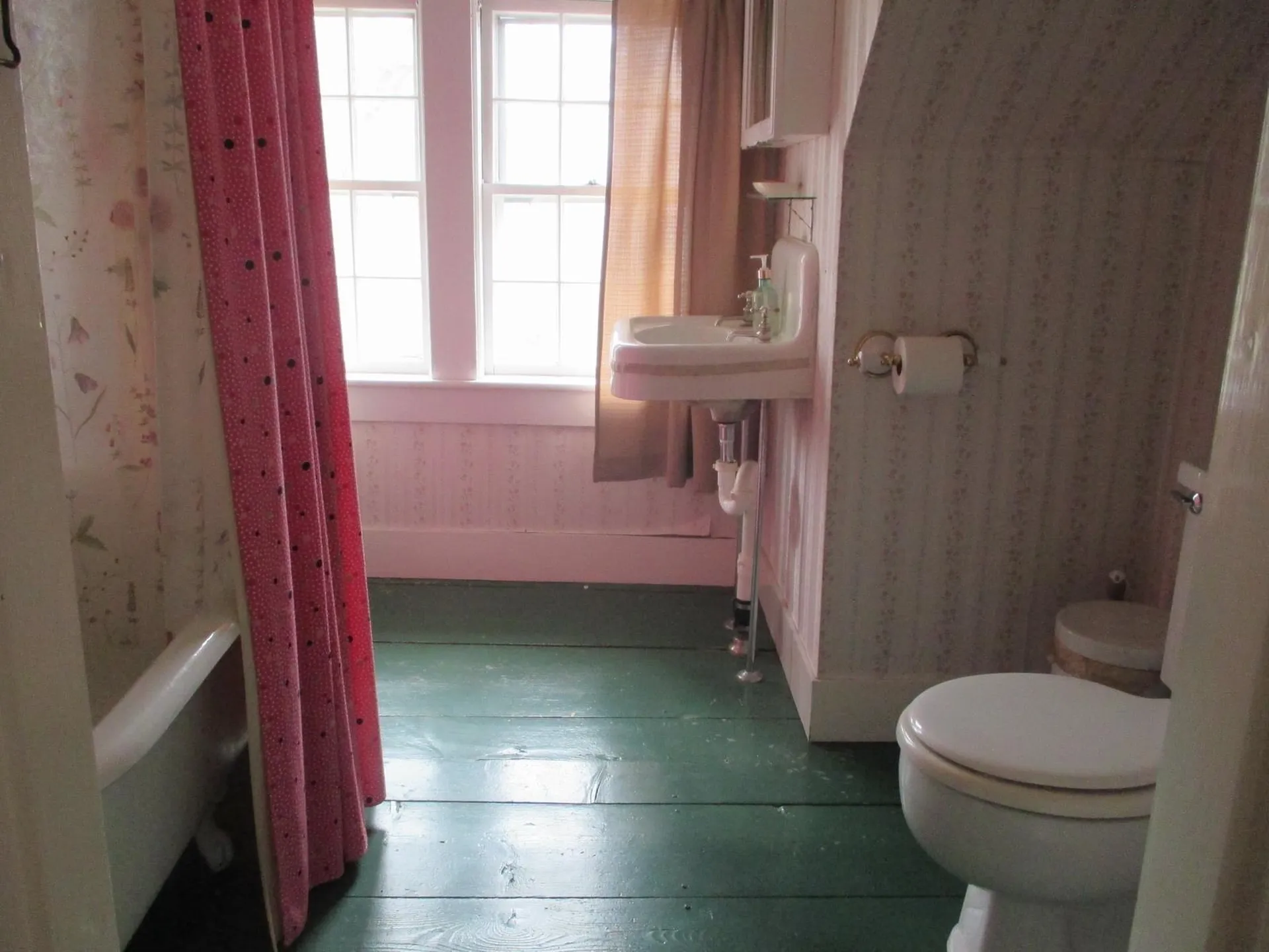 679 Slate Ledge Road Littleton NH 03561