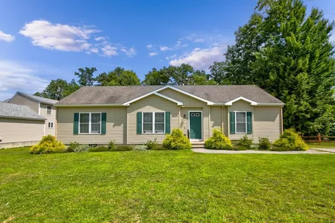8 Harvest Drive Milford NH 03055