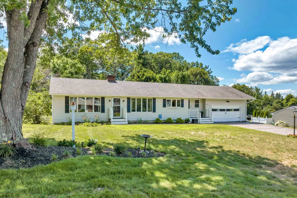 16 Perkins Drive Laconia NH 03246