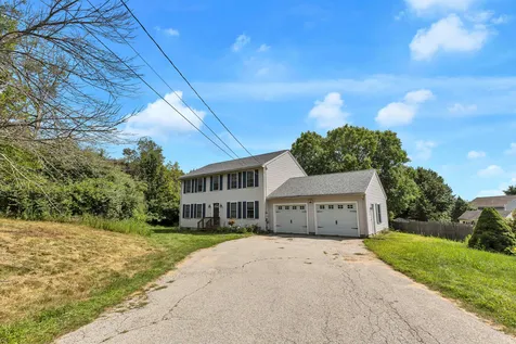 9 Brittany Circle Pembroke NH 03275