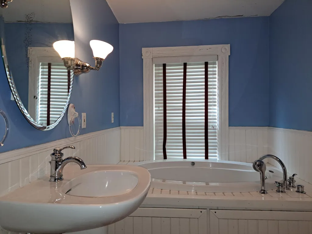 9 Monadnock Street Colebrook NH 03576