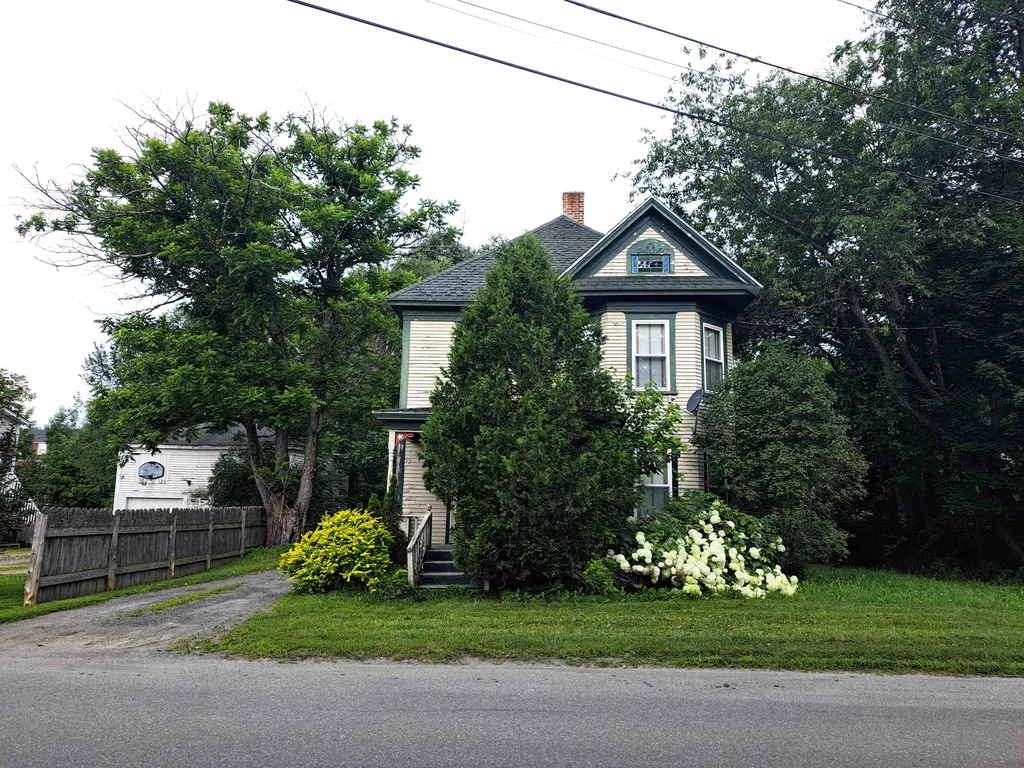 9 Monadnock Street Colebrook NH 03576