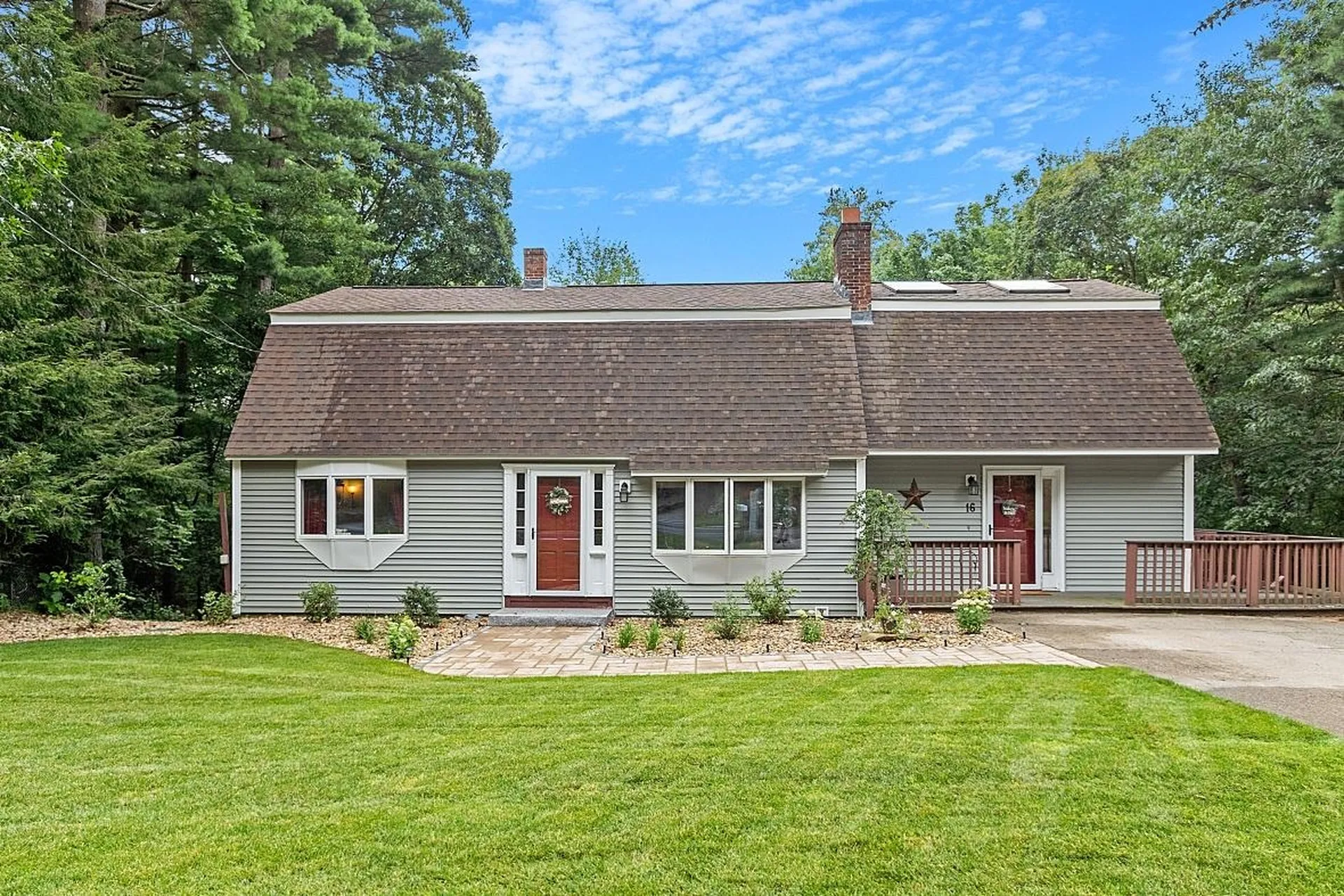 16 Shady Lane Nashua NH 03062