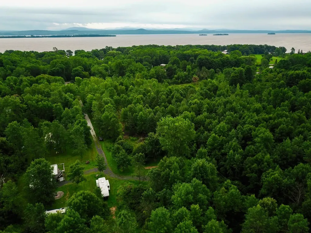 5 Brigantine Road Grand Isle VT 05458