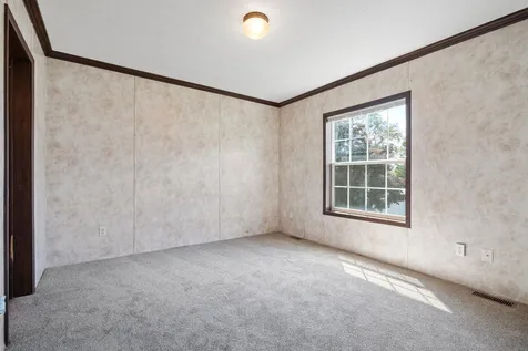 8 Aster Drive Tilton NH 03276
