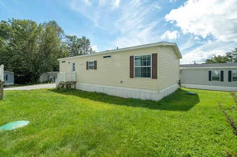 8 Aster Drive Tilton NH 03276