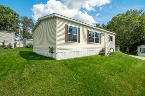 8 Aster Drive Tilton NH 03276
