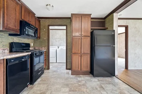 8 Aster Drive Tilton NH 03276