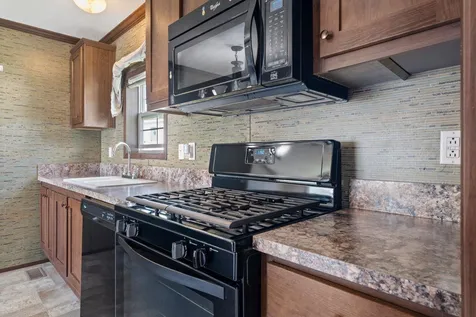 8 Aster Drive Tilton NH 03276