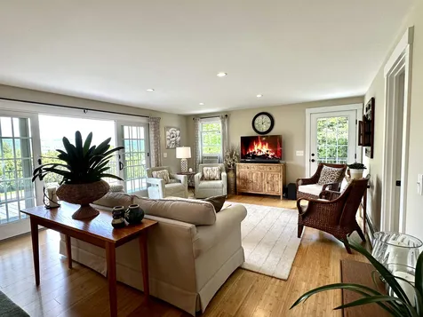 464 Pleasant Street New London NH 03257