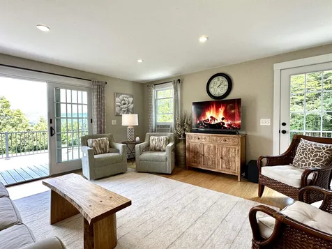 464 Pleasant Street New London NH 03257