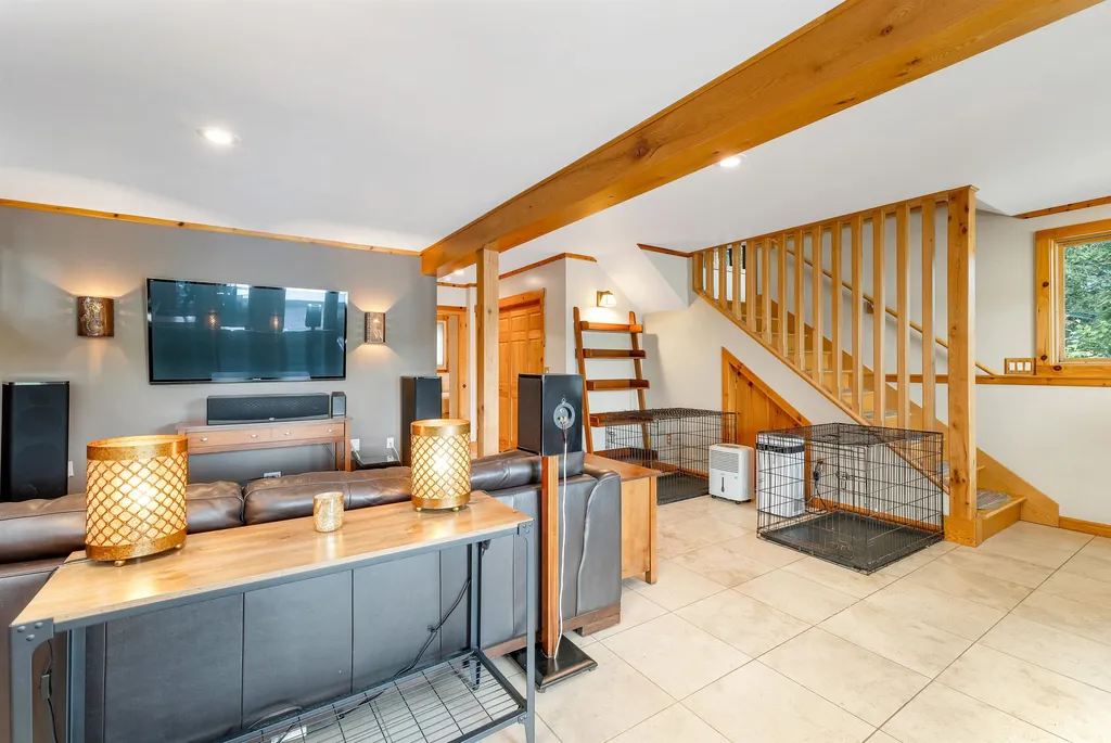 40 Beach Head Road Nottingham NH 03290