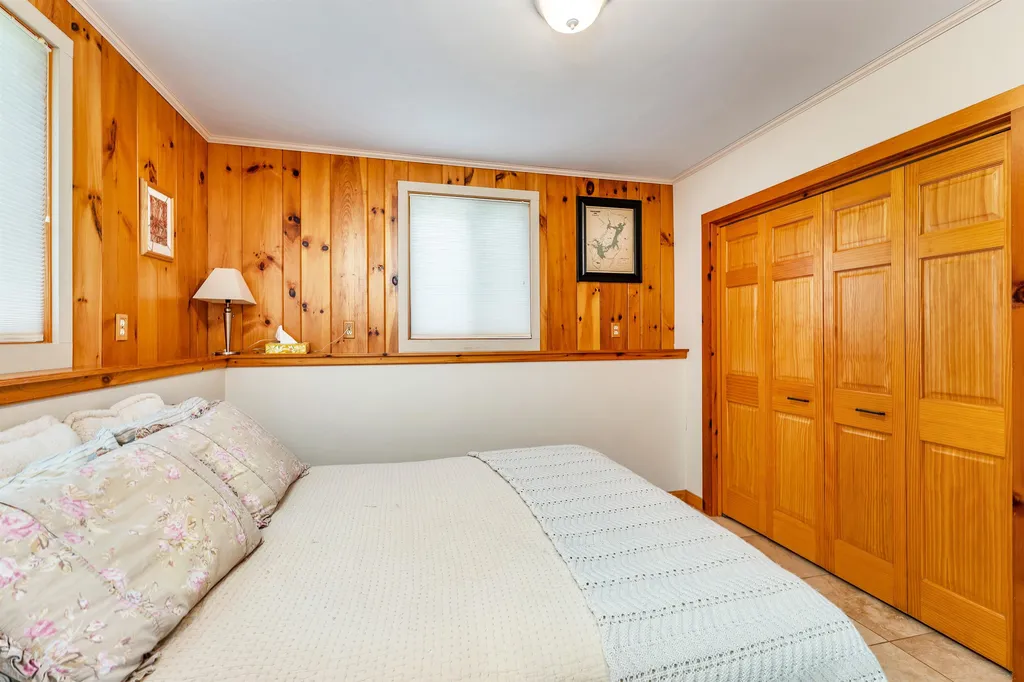 40 Beach Head Road Nottingham NH 03290