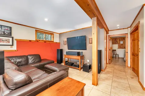 40 Beach Head Road Nottingham NH 03290