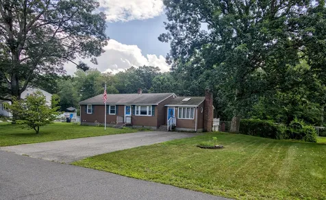 28 General Pulaski Drive Salem NH 03079