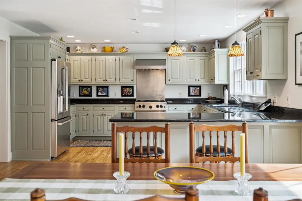 330 Fletcher Lane Hartford VT 05059-0254