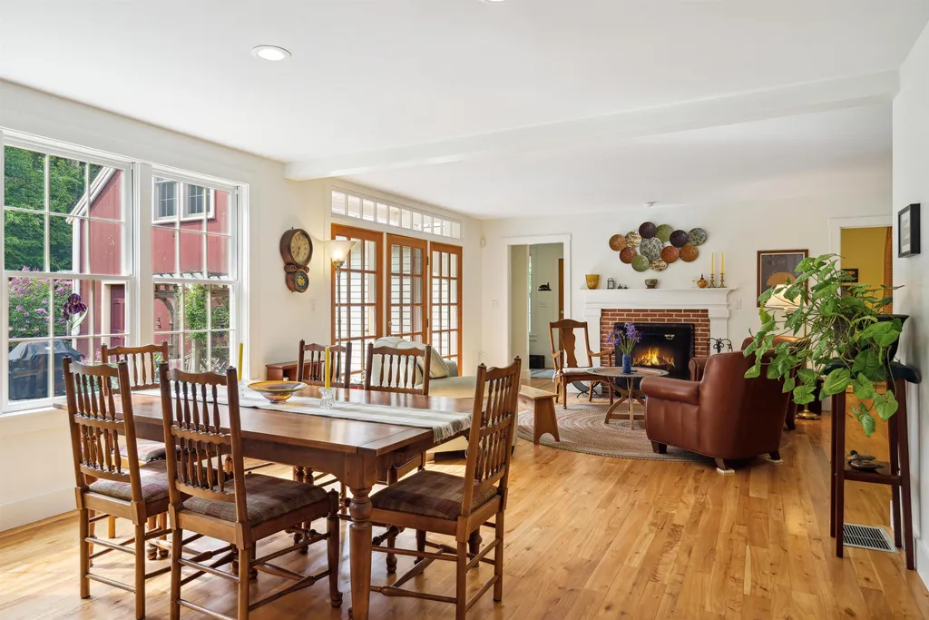 330 Fletcher Lane Hartford VT 05059-0254