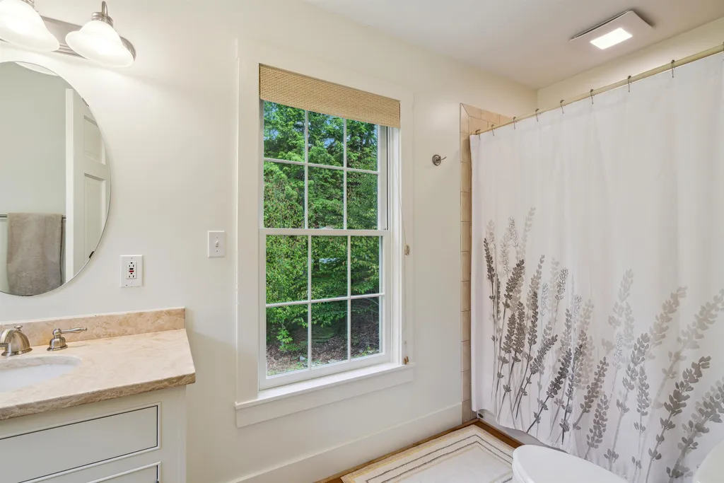 330 Fletcher Lane Hartford VT 05059-0254