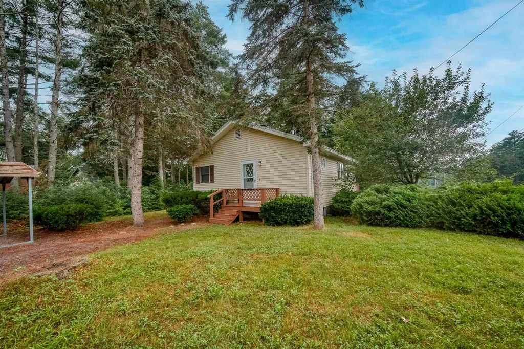 38 Wayne Drive Weare NH 03281