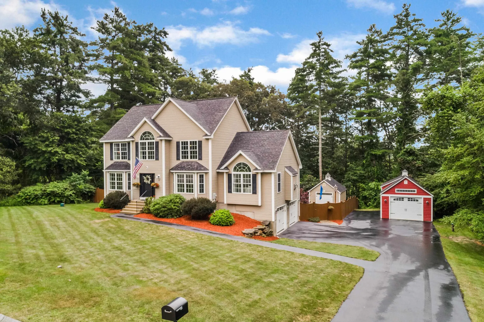 4 Hudson Hills Drive Hudson NH 03051