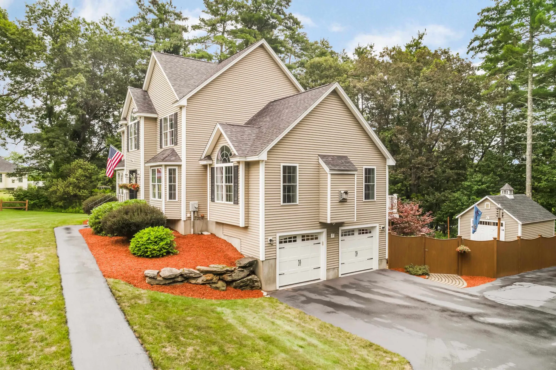 4 Hudson Hills Drive Hudson NH 03051
