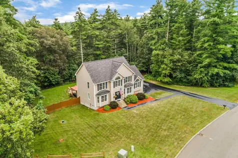 4 Hudson Hills Drive Hudson NH 03051