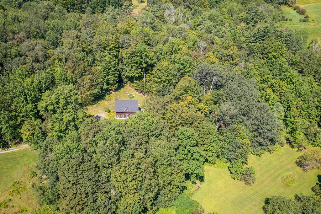 167 Limey Lane Pomfret VT 05053