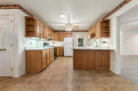 42 Shindagan Road Wilmot NH 03287