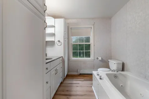 42 Shindagan Road Wilmot NH 03287