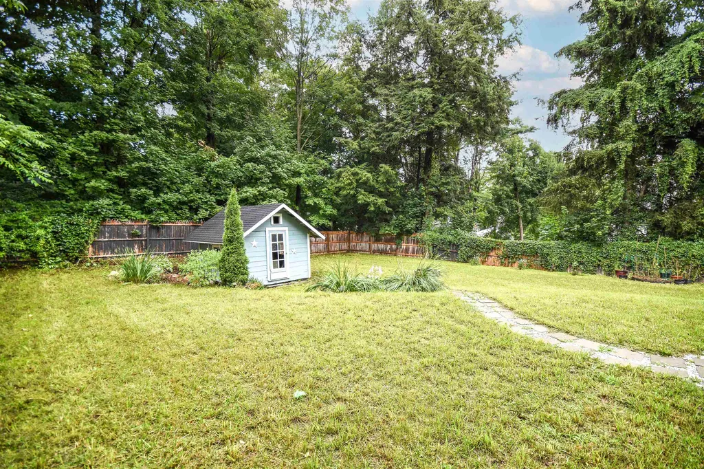 127 Jefferson Avenue Bennington VT 05201