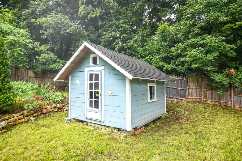 127 Jefferson Avenue Bennington VT 05201
