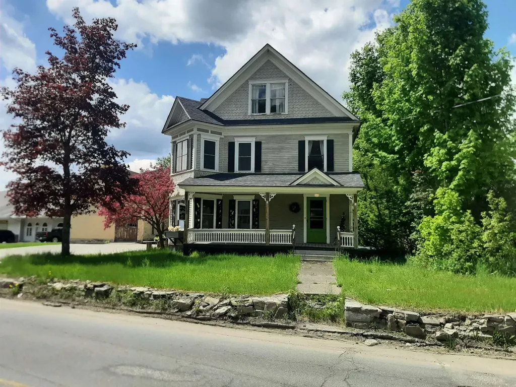 69 Main Street, Colebrook NH Real Estate Listing MLS 4964629 Teamner
