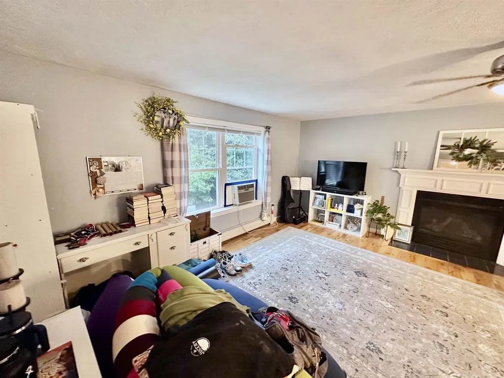 33 Snell Road Lee NH 03861-6717