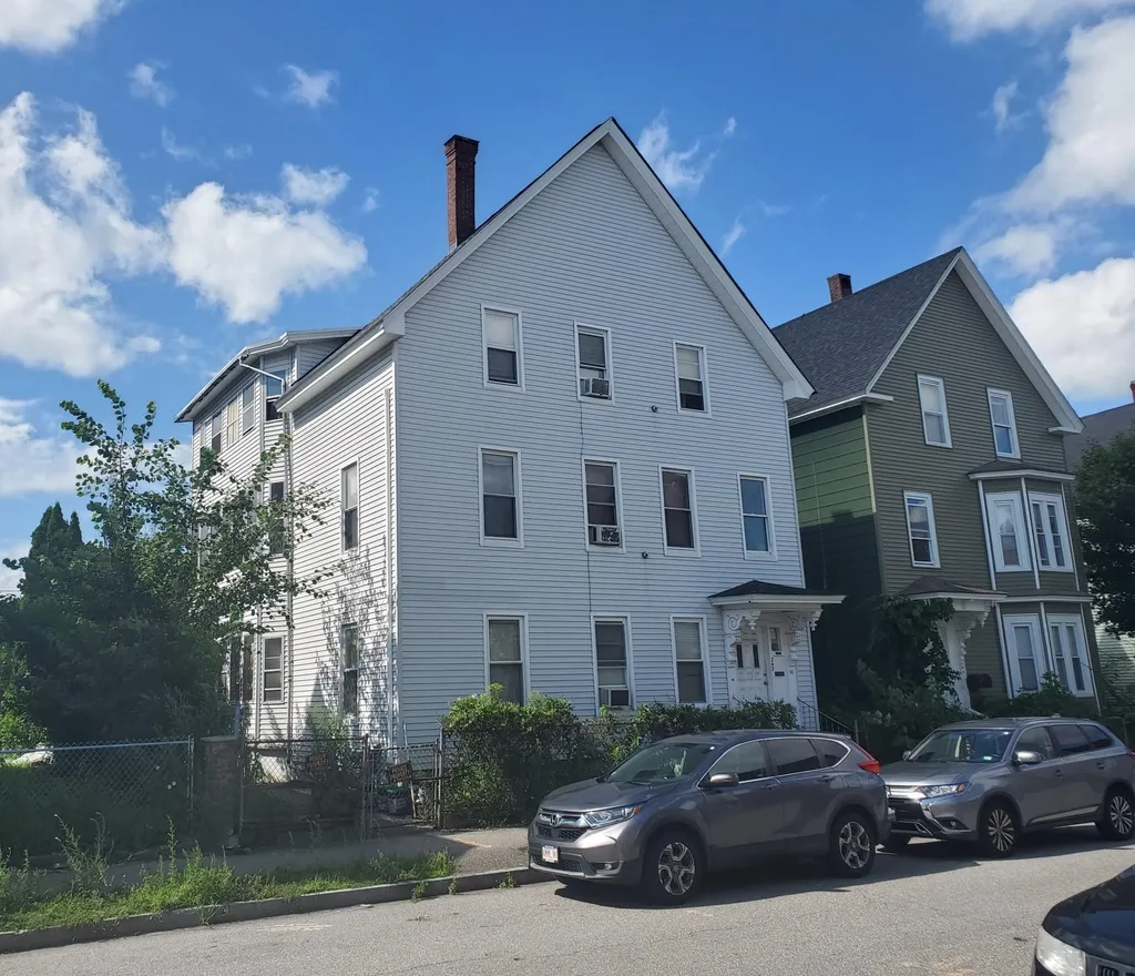 243 Auburn Street Manchester NH 03103